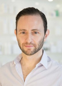 Dr. David Bacman, Dermatologe und Facharzt für Faltenbehandlung und Ästehtische Medizin in Köln